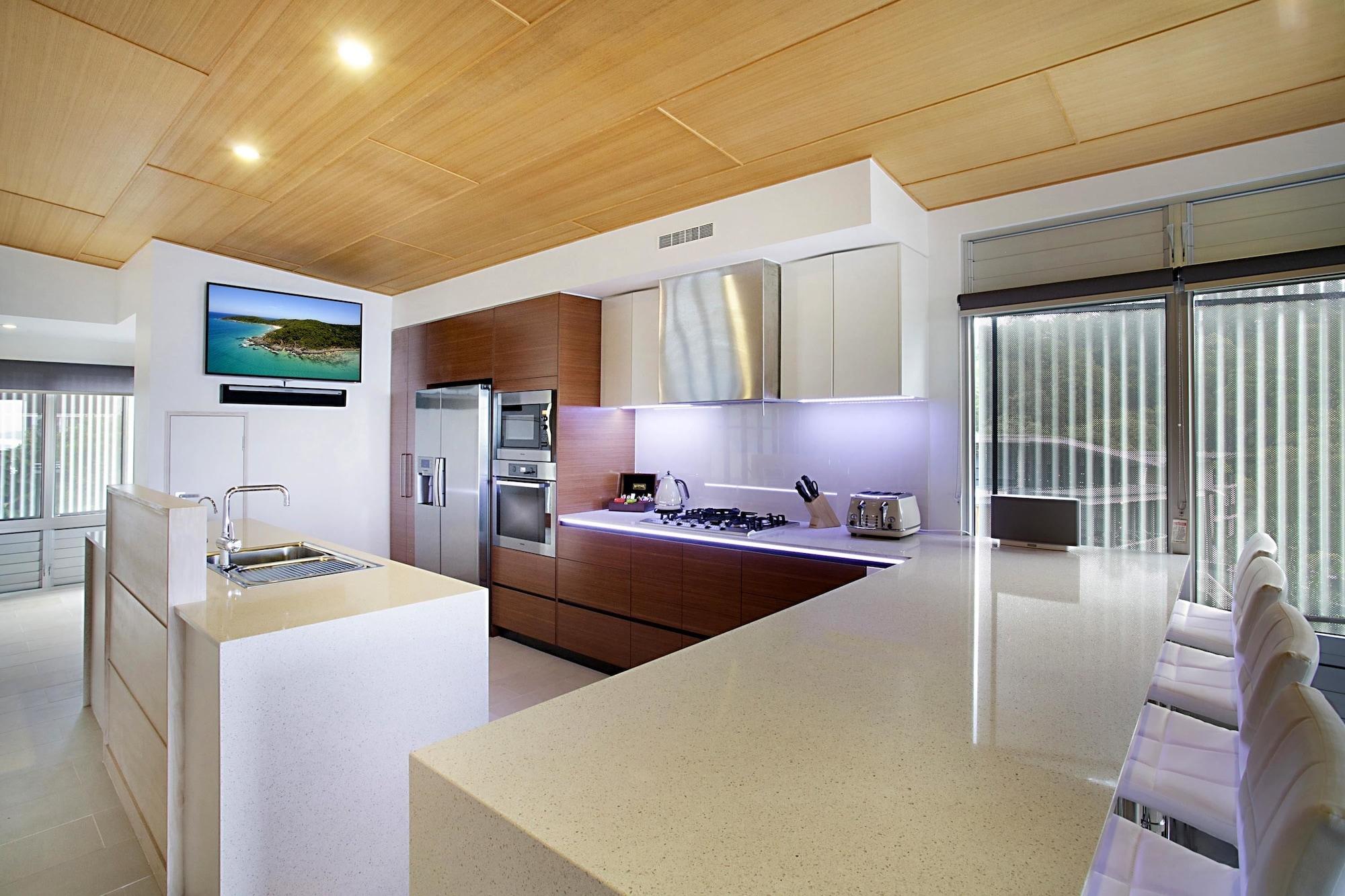 เปปเปอร์ นูซา รีสอร์ตแอนด์วิลลา Hotel นูซาเฮดส์ ภายนอก รูปภาพ A modern Australian kitchen