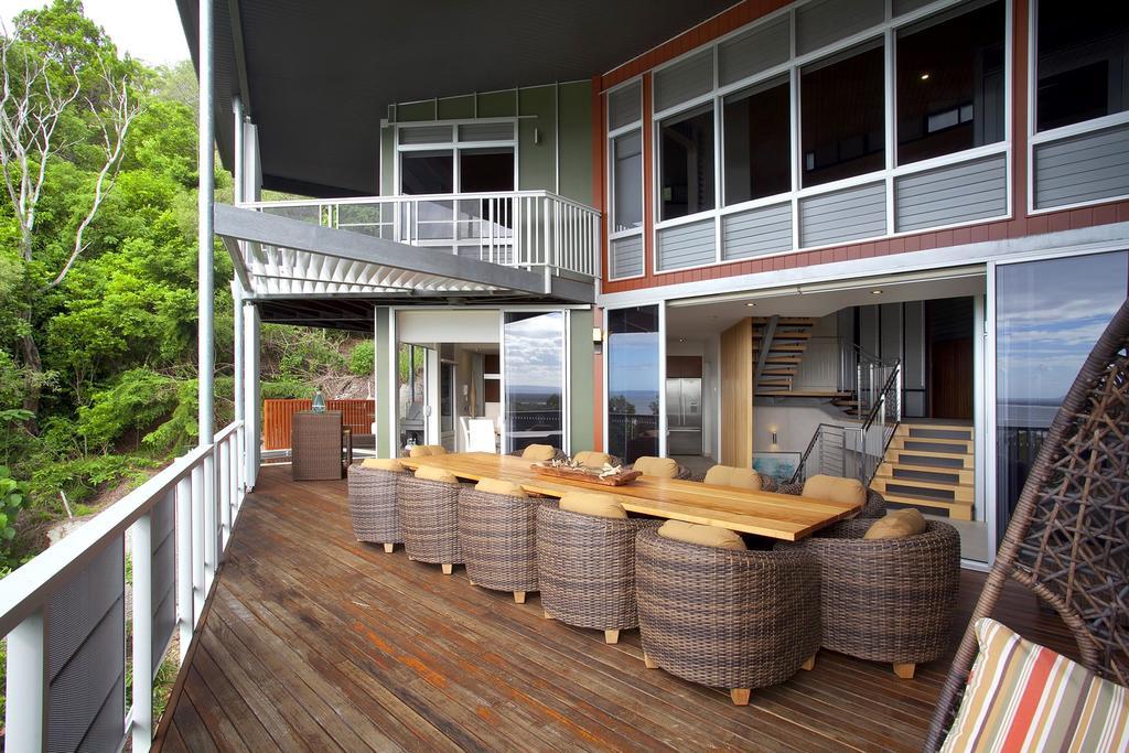 เปปเปอร์ นูซา รีสอร์ตแอนด์วิลลา Hotel นูซาเฮดส์ ภายนอก รูปภาพ The deck of a villa at the resort