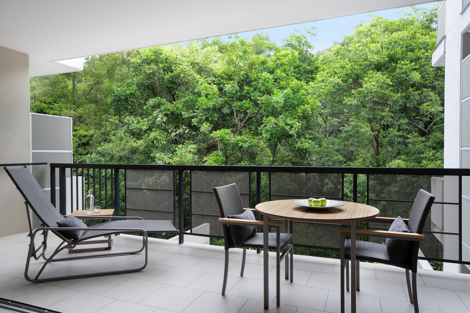เปปเปอร์ นูซา รีสอร์ตแอนด์วิลลา Hotel นูซาเฮดส์ ภายนอก รูปภาพ A balcony