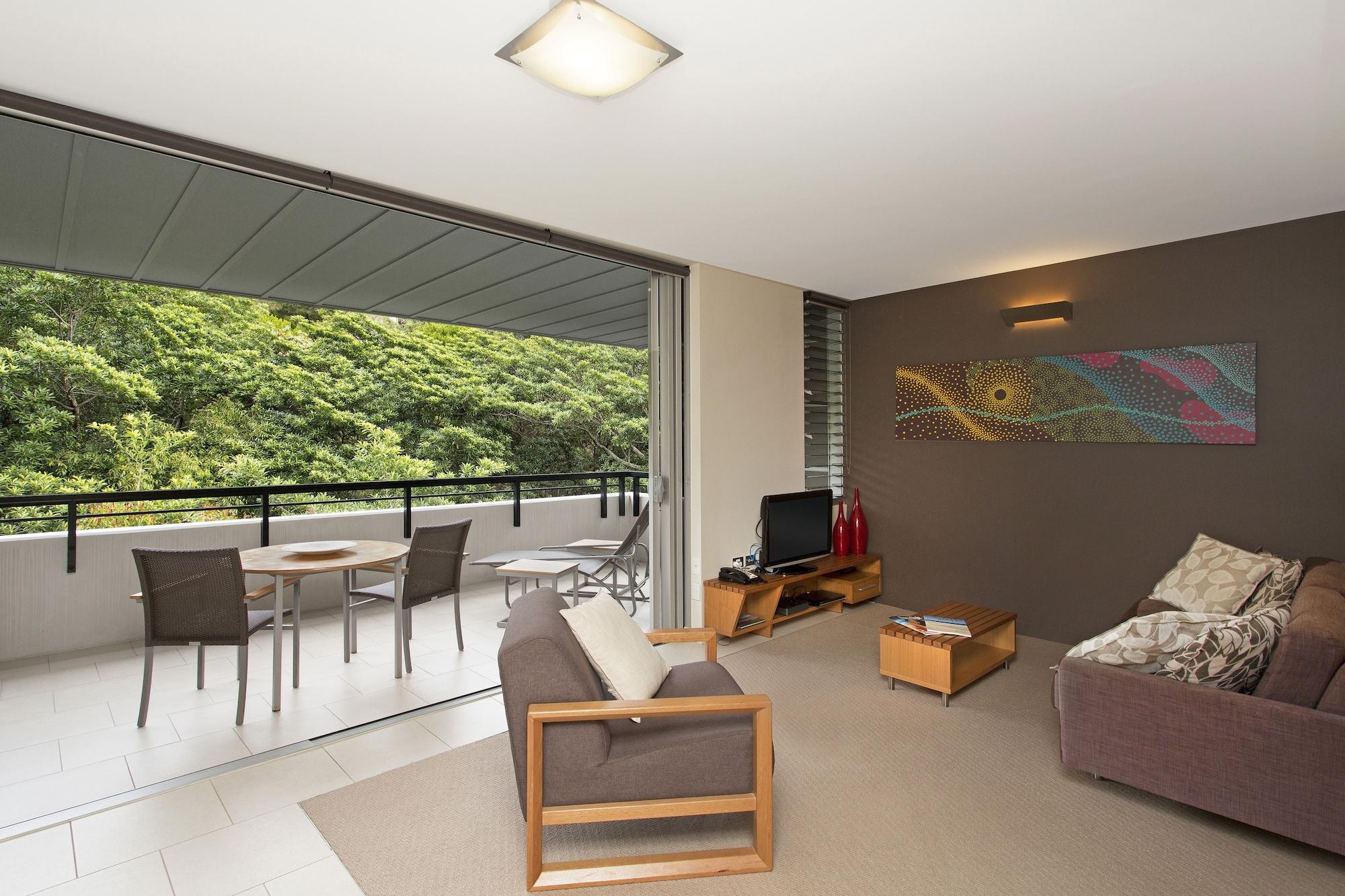 เปปเปอร์ นูซา รีสอร์ตแอนด์วิลลา Hotel นูซาเฮดส์ ภายนอก รูปภาพ A living room with a balcony