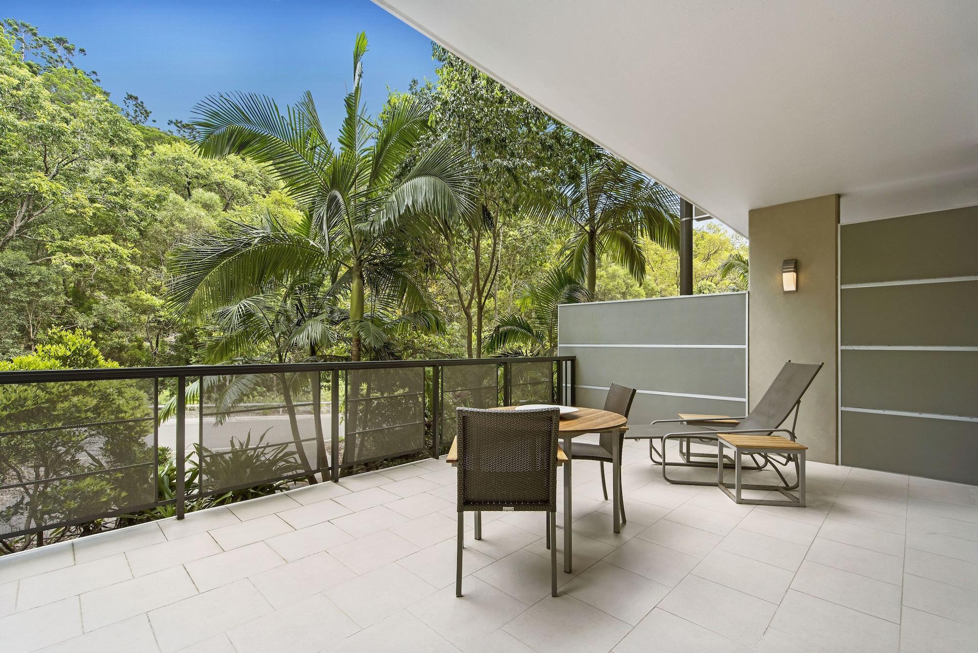 เปปเปอร์ นูซา รีสอร์ตแอนด์วิลลา Hotel นูซาเฮดส์ ภายนอก รูปภาพ A balcony at the hotel
