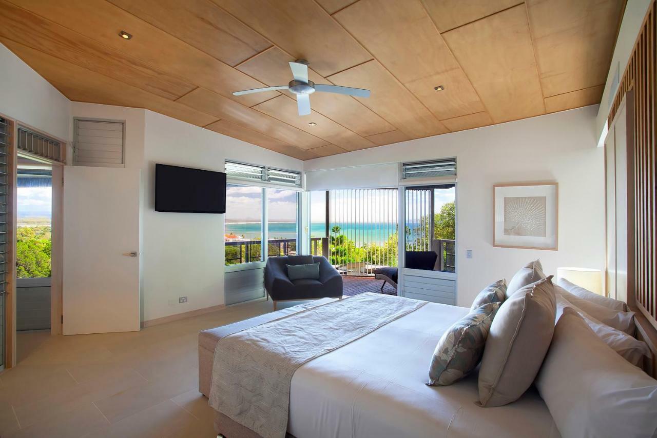 เปปเปอร์ นูซา รีสอร์ตแอนด์วิลลา Hotel นูซาเฮดส์ ภายนอก รูปภาพ A bedroom at the InterContinental Fiji Resort & Spa